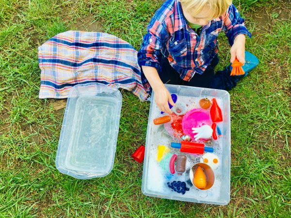 Washing Dishes Sensory Bin - Twin Mom Refreshed